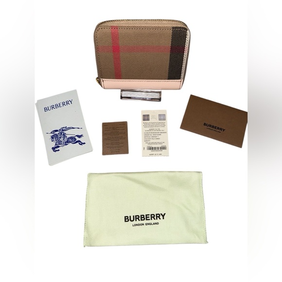 Burberry Haymarket Check Pink Zip-Around Wallet - Picture 2 of 4